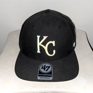 Kansas City Royals 👑 Glow in the Dark Logo SnapBack Baseball ⚾️ Cap 🧢 OS​​​​​